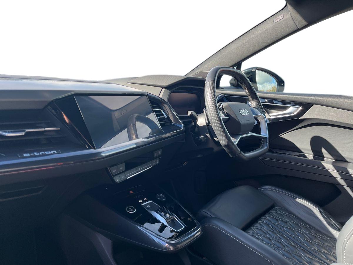 Audi Q4 e-tron Photo 2