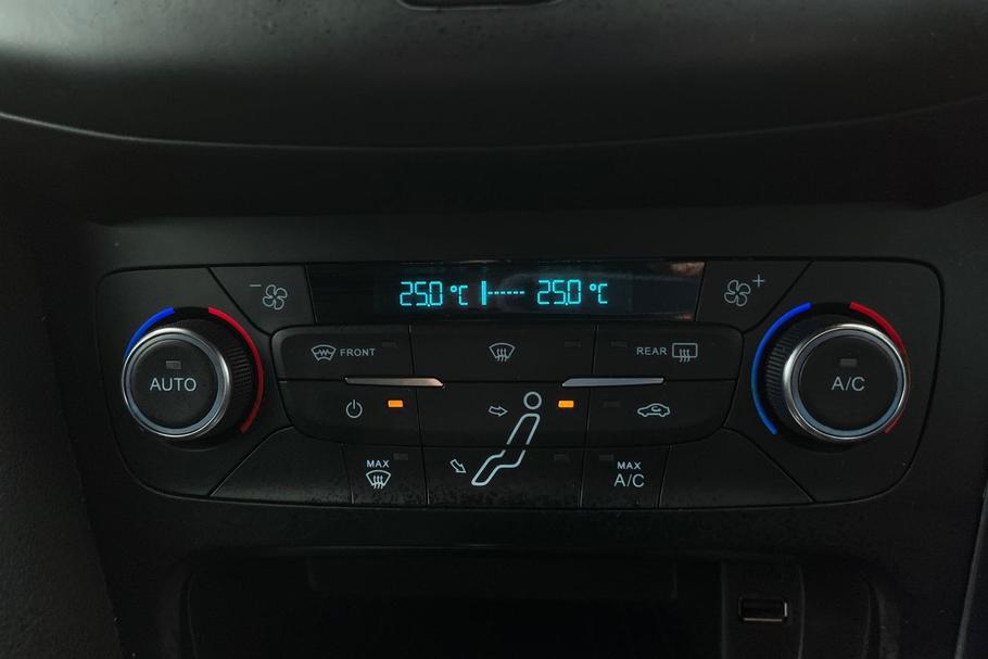 Used Ford FOCUS RS 28