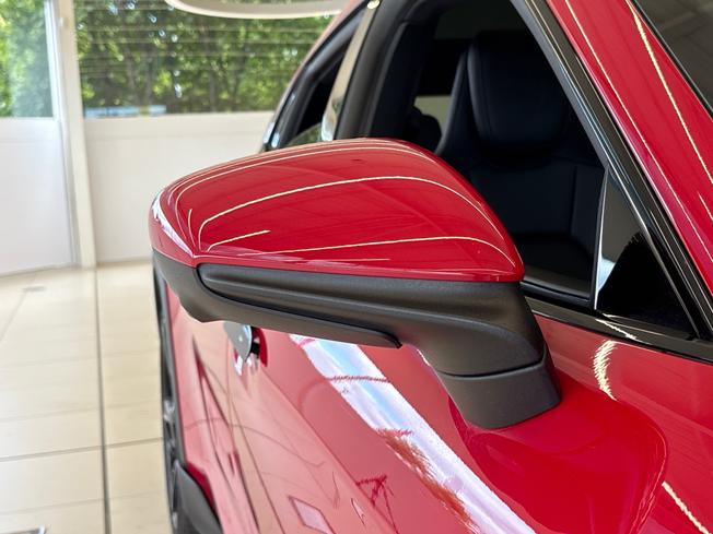 PORSCHE Taycan Photo 22