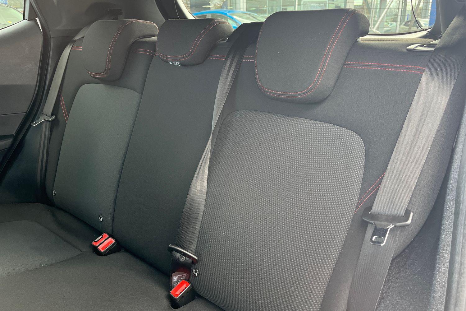 Ford FIESTA Photo 19