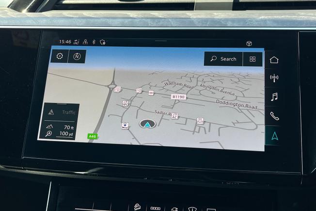 AUDI e-tron Photo 14