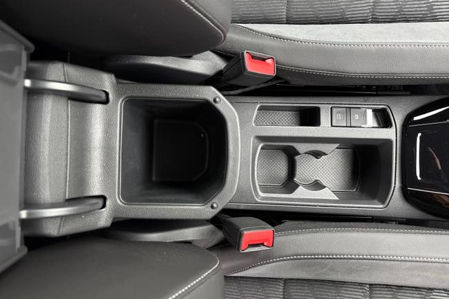 VOLKSWAGEN T-Roc Photo 28