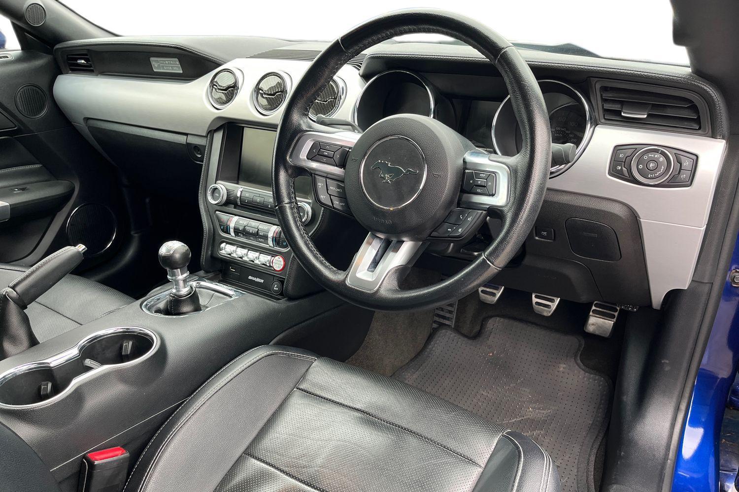 Ford MUSTANG Photo 8