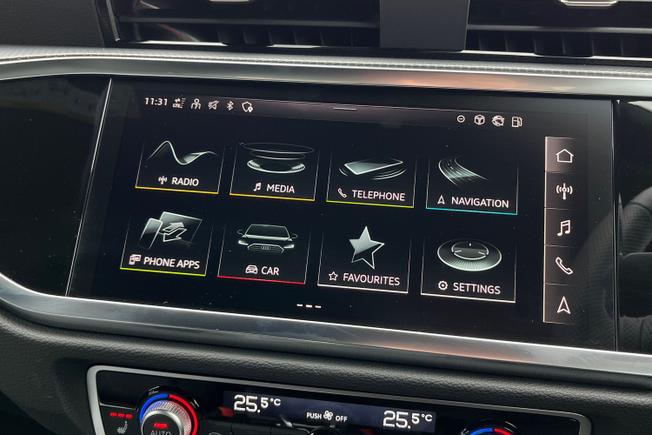 AUDI Q3 Photo 13