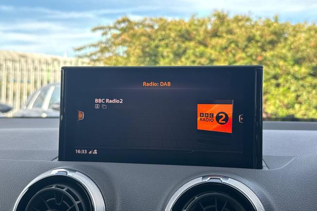 AUDI Q2 Photo 13