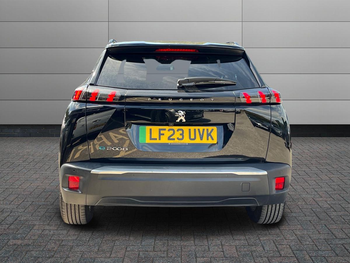 Peugeot E-2008 Photo 6