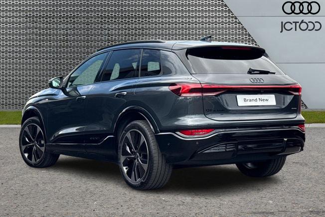 AUDI  Q6 Photo 3