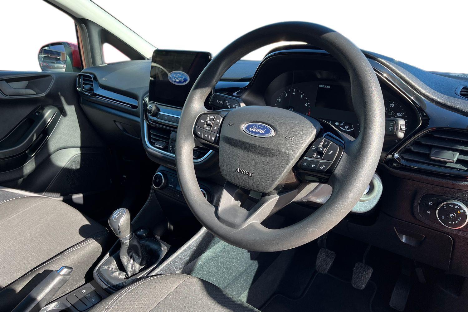 Ford Fiesta Photo 8