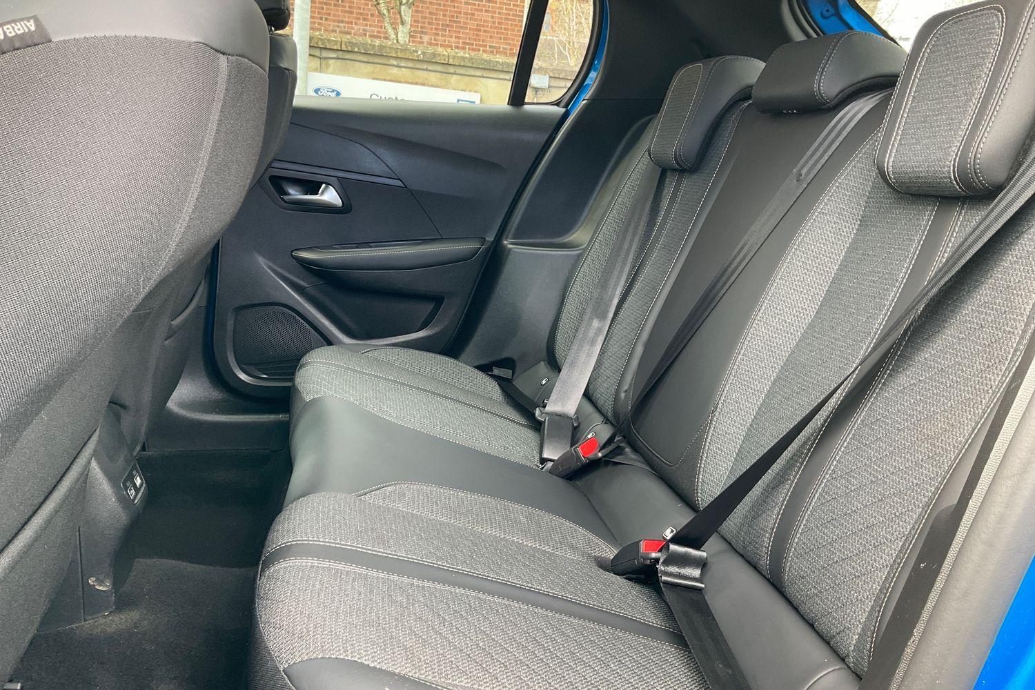 Peugeot 208 Photo 19