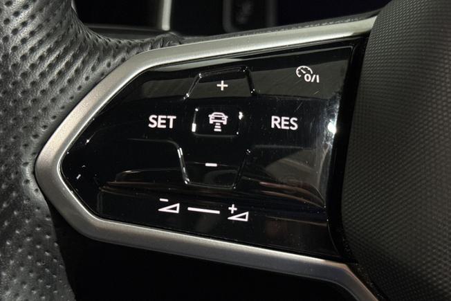 Volkswagen T-Roc Photo 16