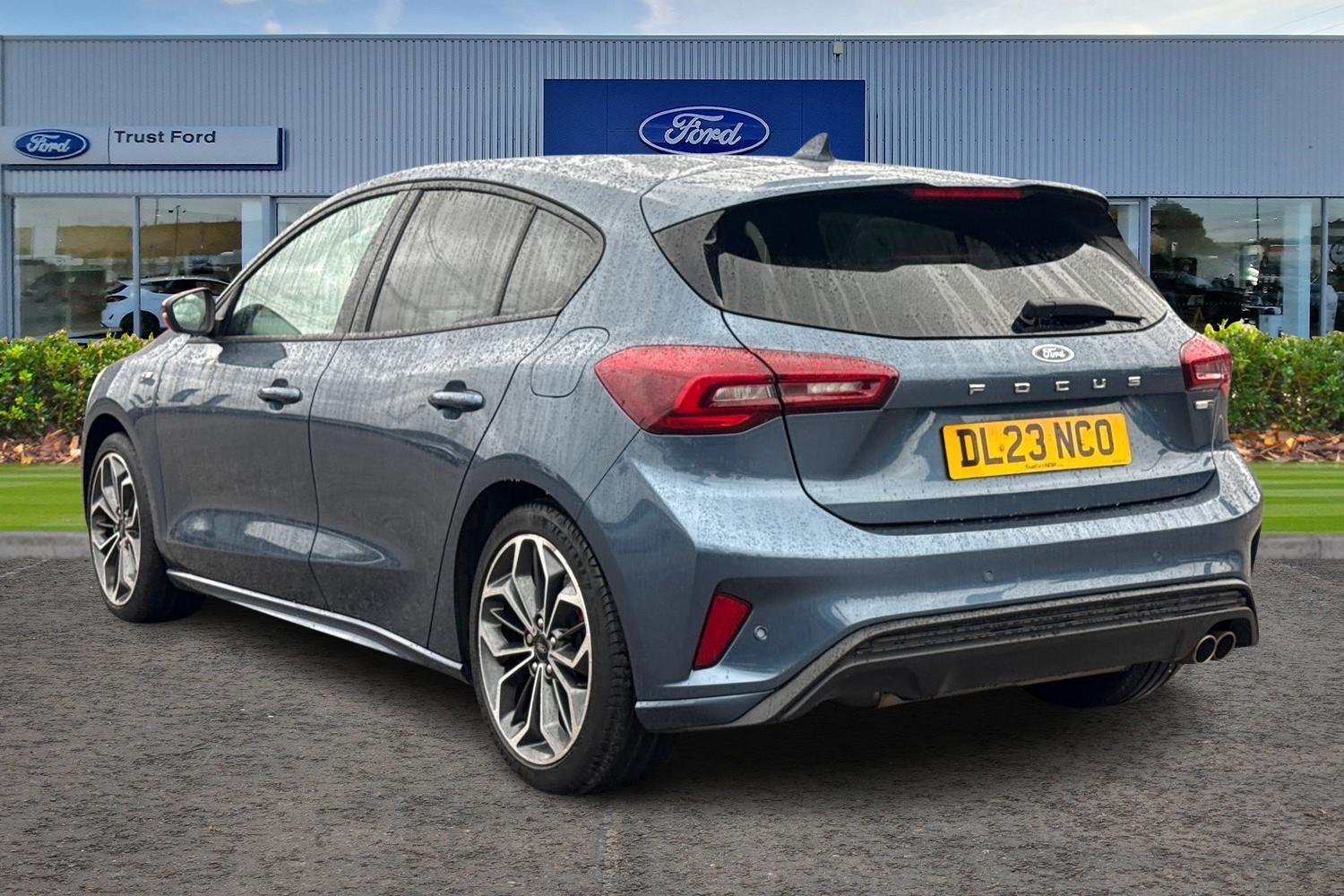 Ford Focus Photo 1