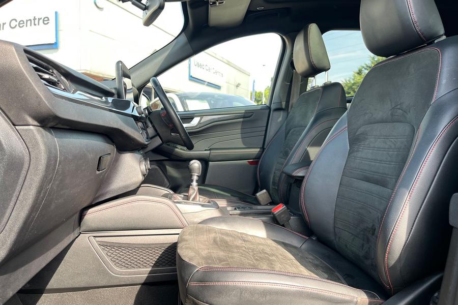 Ford KUGA Photo autoimg-aaa1c1b257fd6f1b345780e9b1866375fff2749f.jpg
