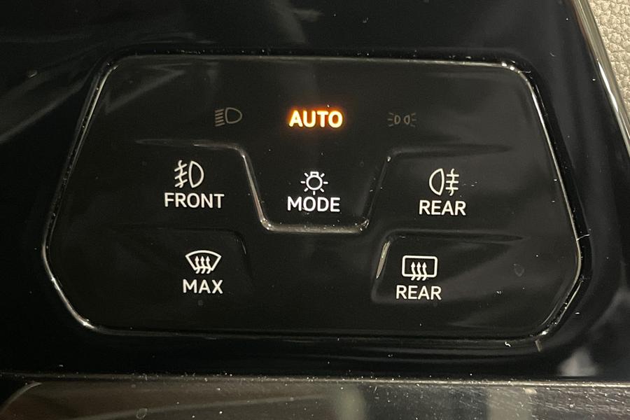 Volkswagen GOLF Photo autoimg-aaaa0c3aabb157161e52683ea3e72eb4f06b02de.jpg