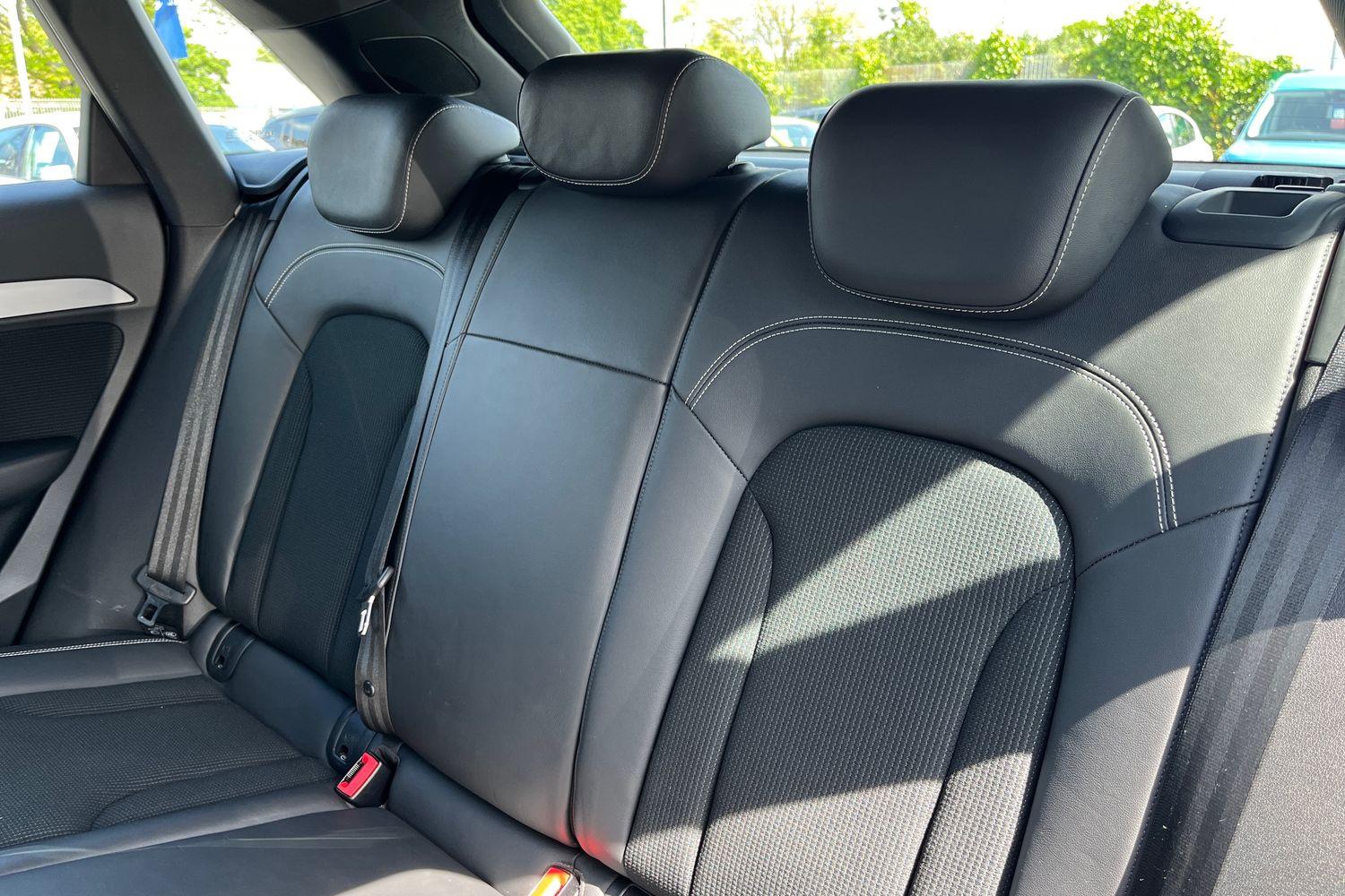 Audi Q3 Photo 19