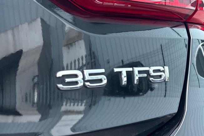AUDI Q3 Photo 29