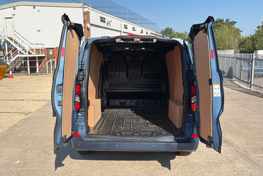 Used Ford TRANSIT CUSTOM HS25CHL 6