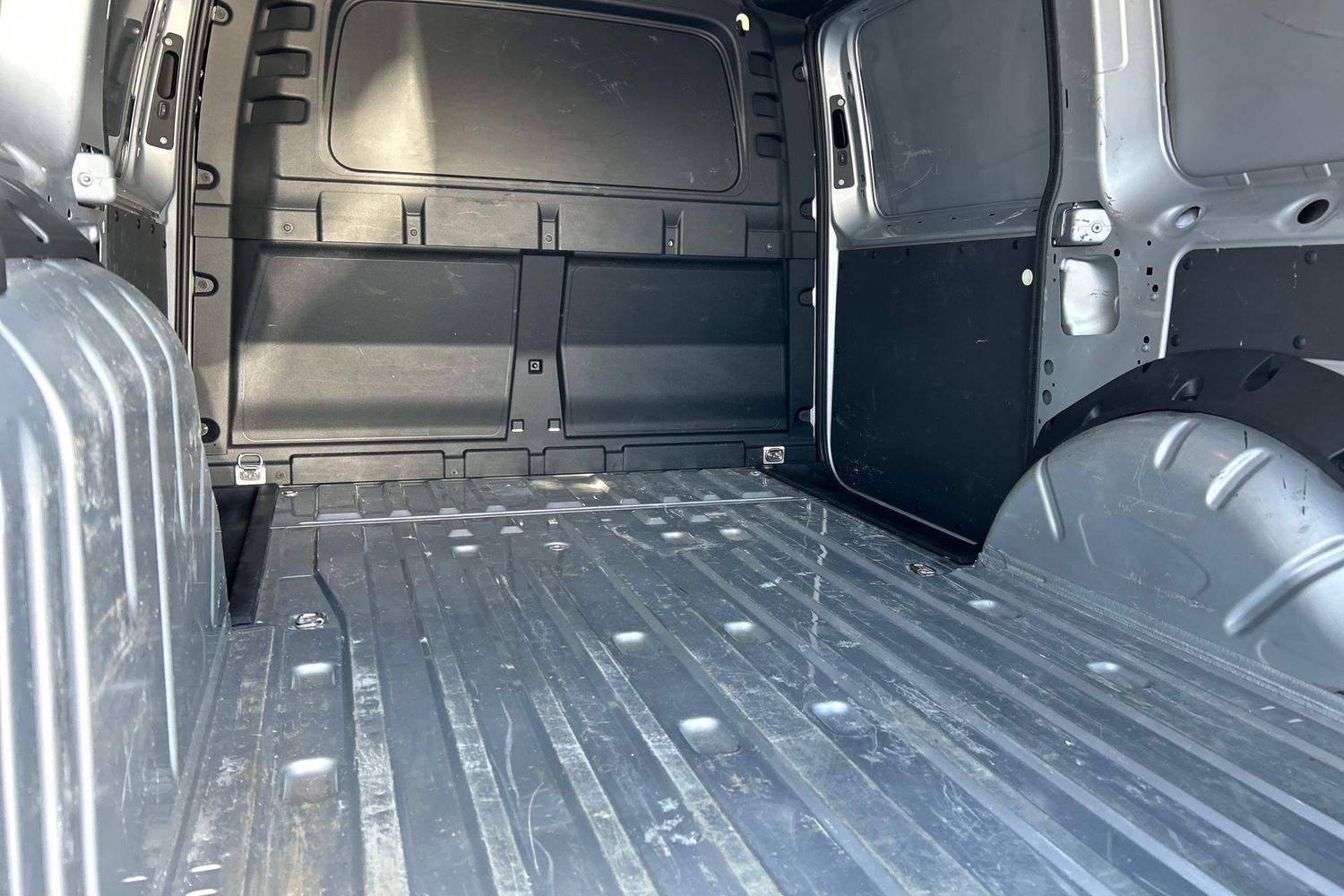 Ford TRANSIT CONNECT Photo 24