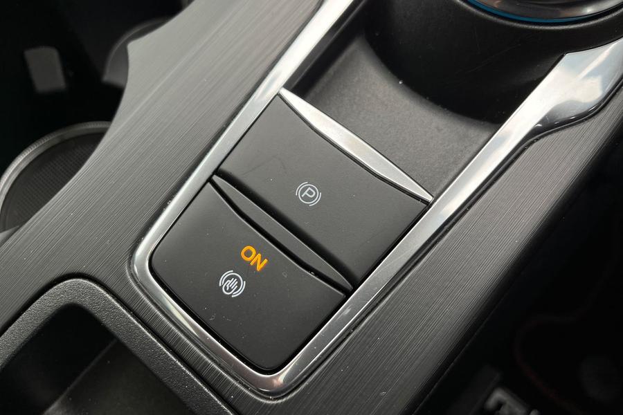 Ford Kuga Photo autoimg-aac57931069900dd97a87430a4f60cc98d088b21.jpg