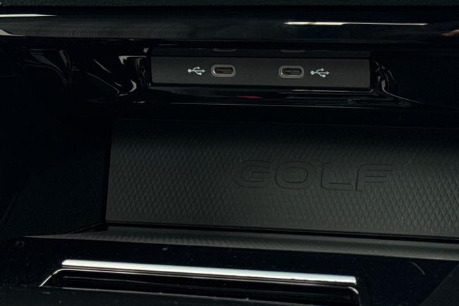 VOLKSWAGEN Golf Photo 23