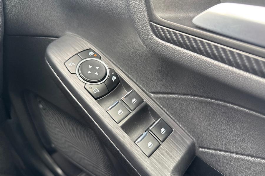 Ford KUGA Photo autoimg-aacb3135af681d4a126f2ddeb41a08d498b35946.jpg