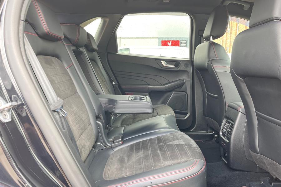Ford Kuga Photo autoimg-aacc36fd5b47c6ff58e40b8dc9795ca4bc2efcb3.jpg