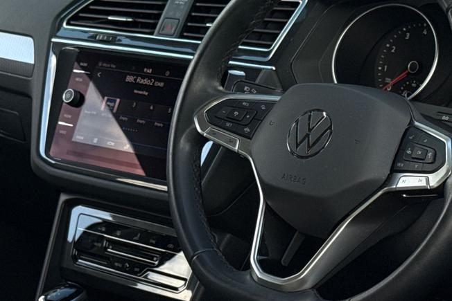 VOLKSWAGEN Tiguan Photo 40