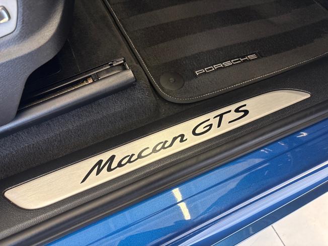 PORSCHE Macan Photo 30