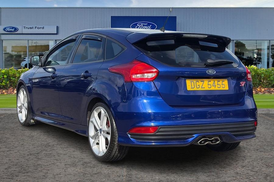 Ford Focus Photo autoimg-aae1114d6db4f940b44d2199cbe8eca1abe7e078.jpg