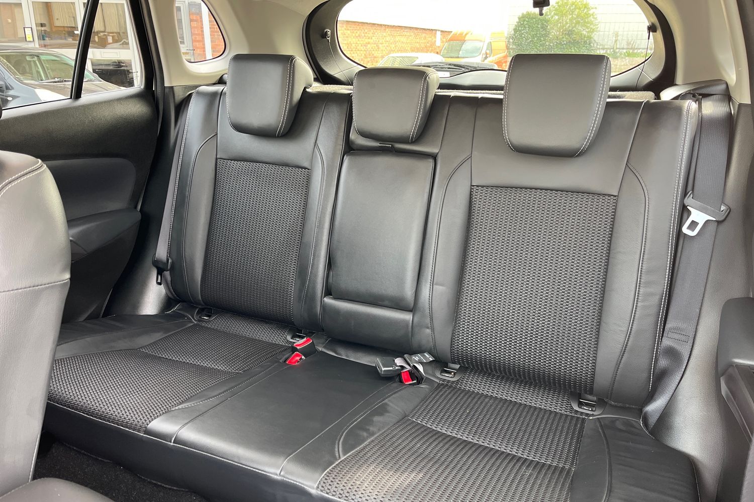 Suzuki S-Cross Photo 19