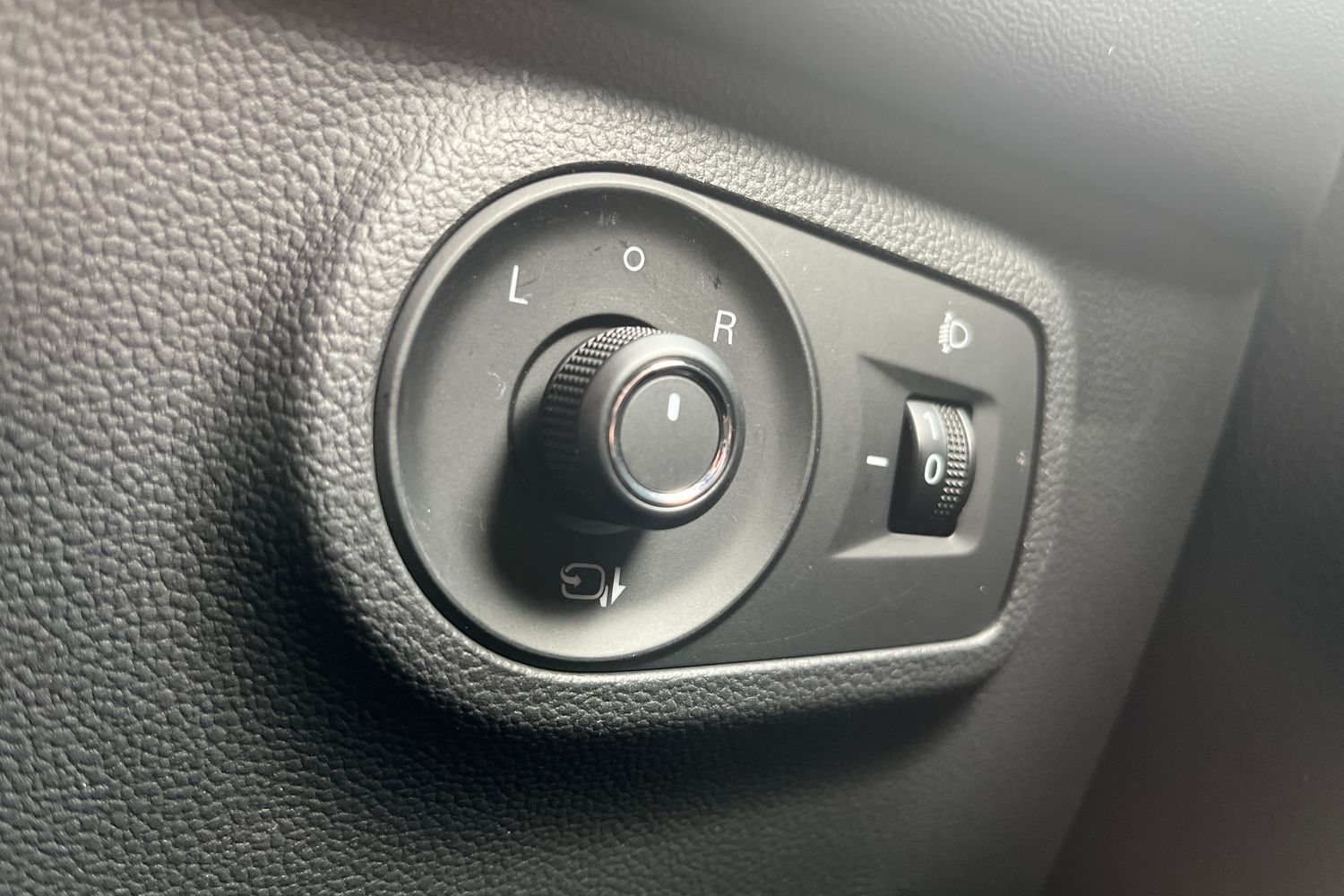 MG MG ZS Photo 23