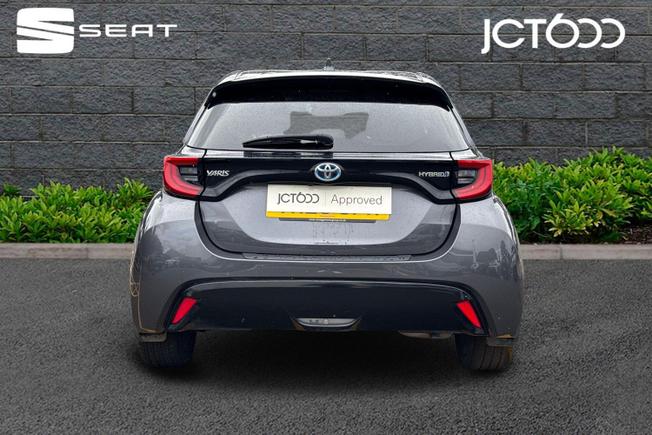TOYOTA Yaris Photo 7