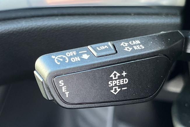 AUDI Q3 Photo 29