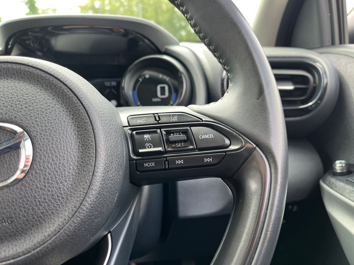Mazda Mazda2 HYBRID Photo 15
