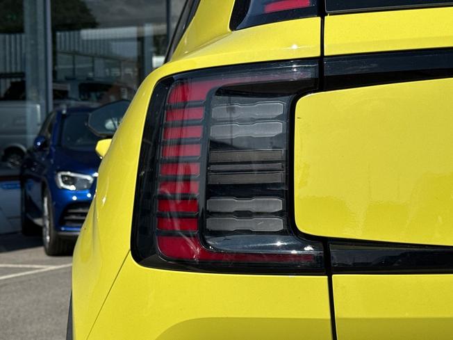VOLVO EX30 Photo 39
