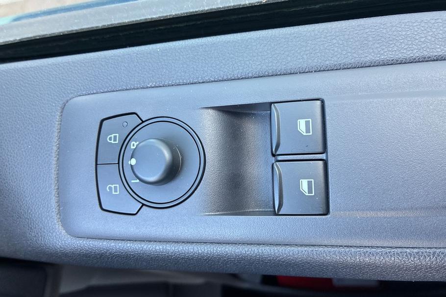 Used FORD TRANSIT CUSTOM WP75FYK 28