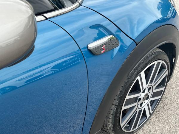 MINI Hatch Photo autoimg-aaef29d2a32a33e89421fa6e09f2e92eaf52eff3.jpg