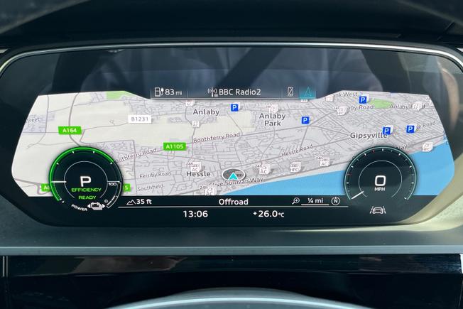 AUDI e-tron Photo 31
