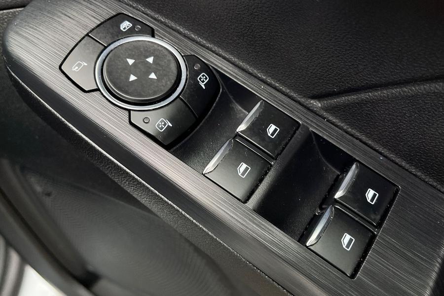 Ford KUGA Photo autoimg-aaf5d8f7116b113c826d62118408b00467c561d0.jpg