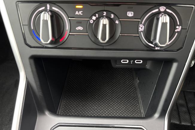 VOLKSWAGEN Polo Photo 22