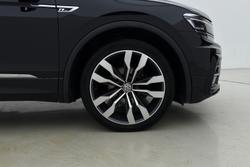 VOLKSWAGEN Tiguan Photo 5