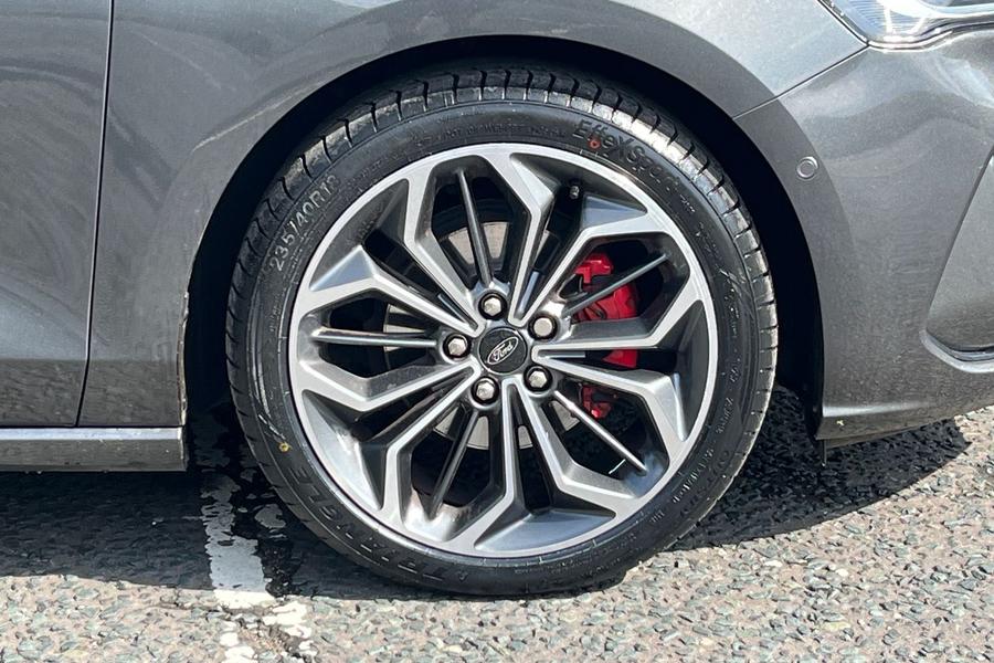 Ford Focus Photo autoimg-aaffd48ee8f07b9097f22464a0afee27e05ec116.jpg