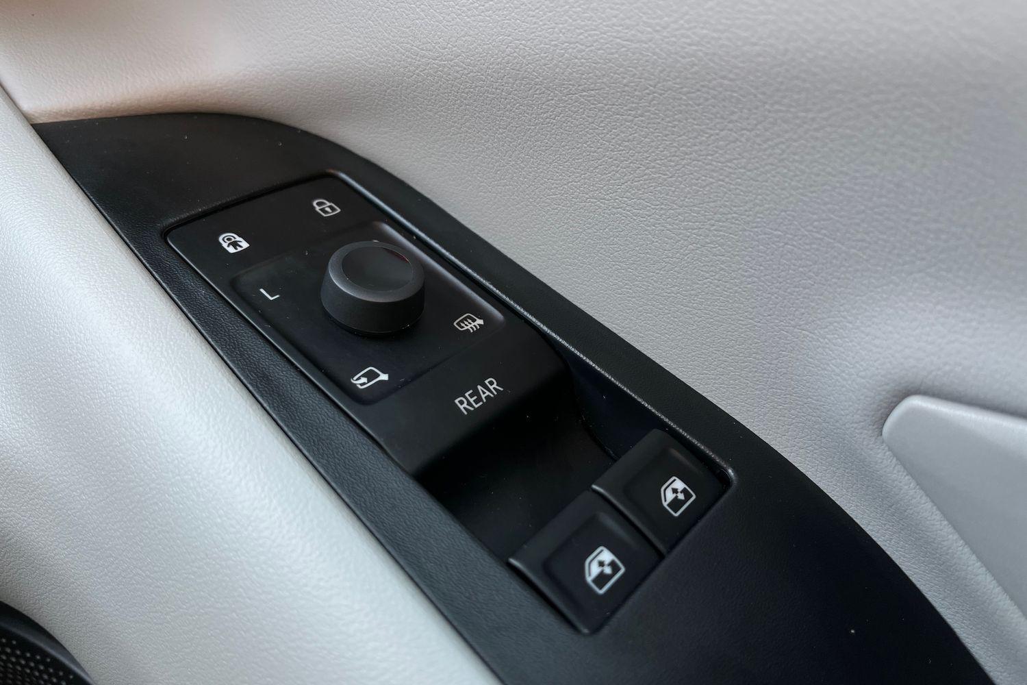 Ford Explorer Photo 15