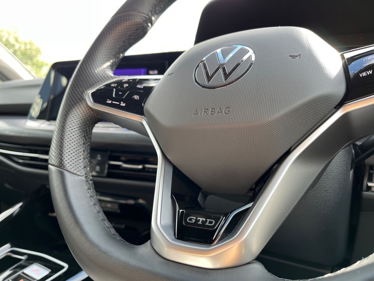 Volkswagen Golf Photo 33