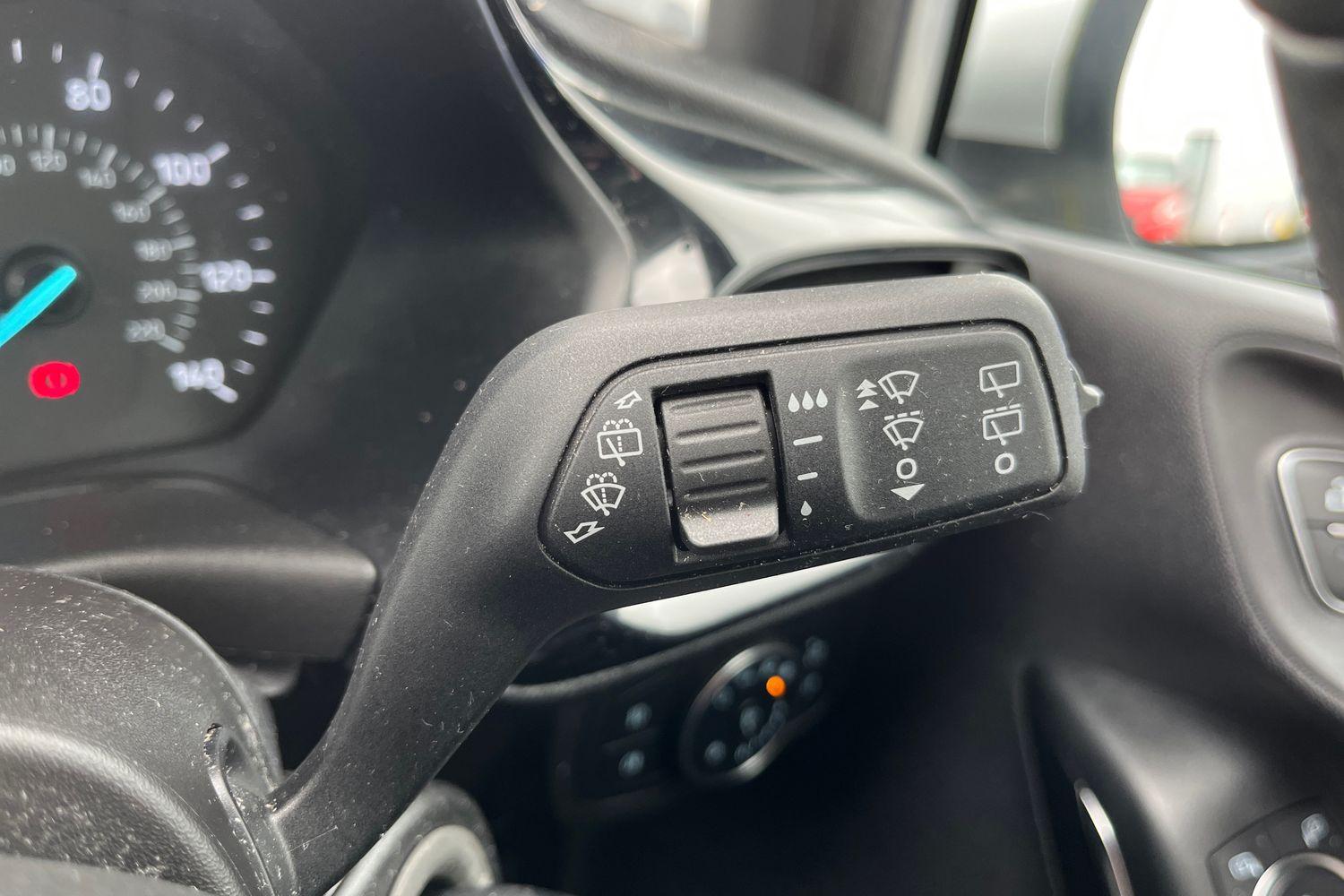 Ford FIESTA Photo 14