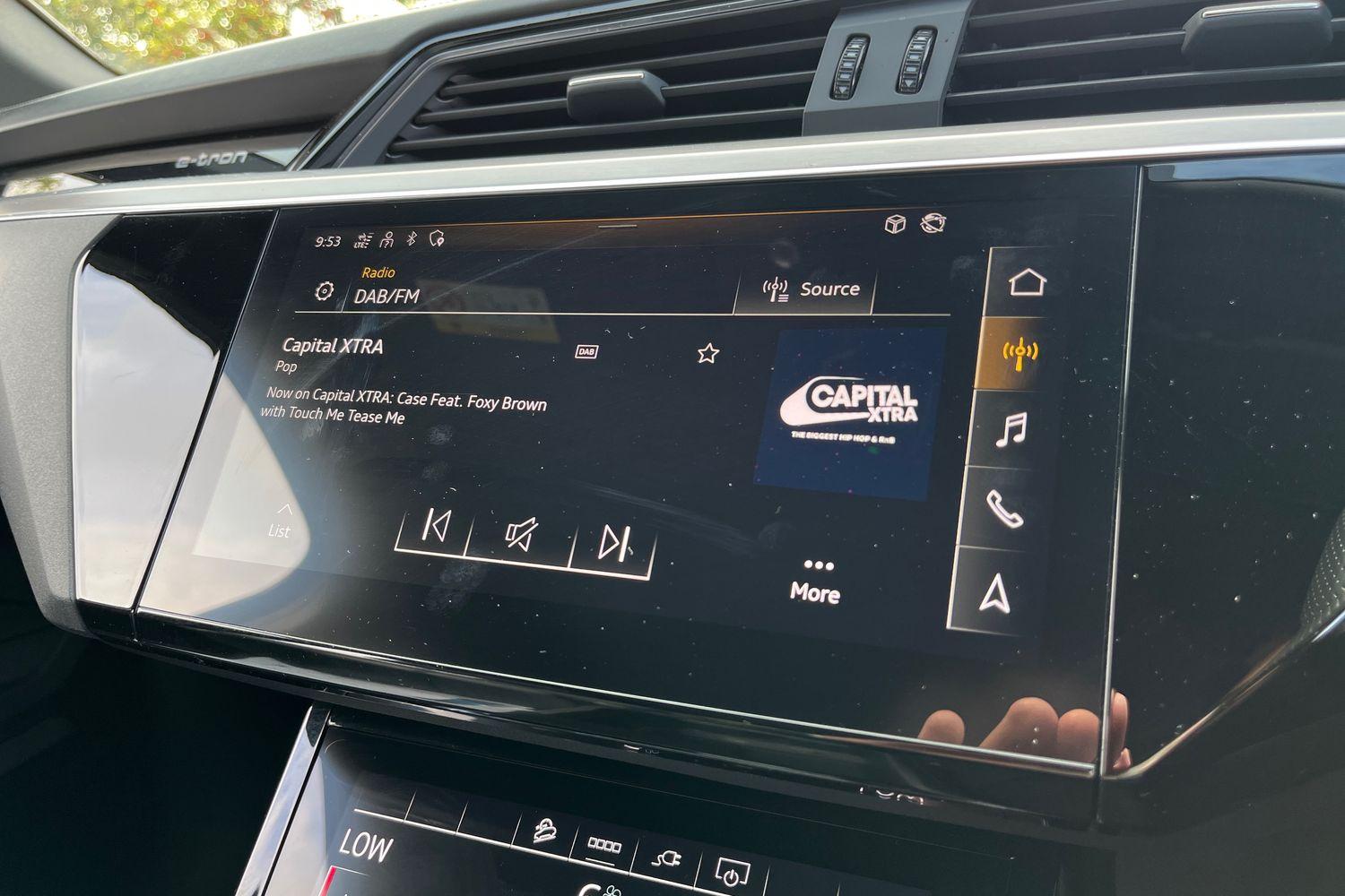 Audi e-tron Photo 26