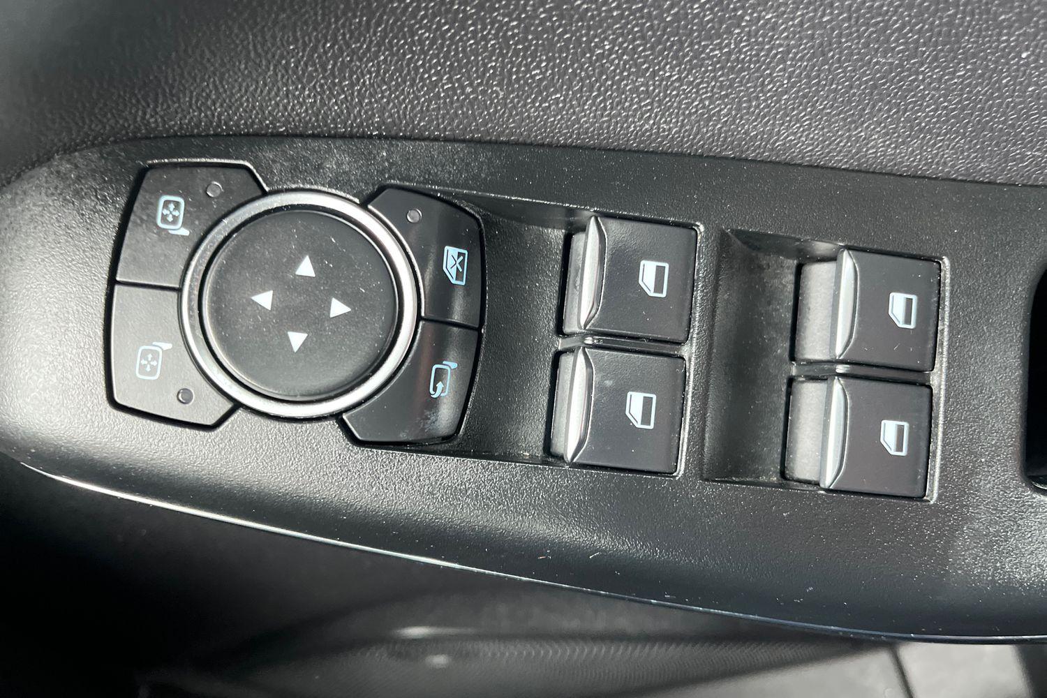 Ford FIESTA Photo 15