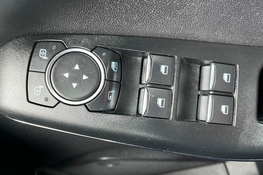 Ford FIESTA Photo autoimg-ab09f5d1ccbbc0577718c6f8c16297af0fc99adf.jpg