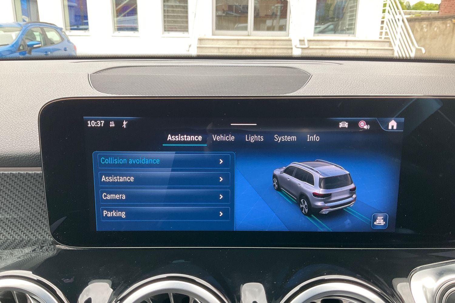 Mercedes-Benz GLB Photo 27