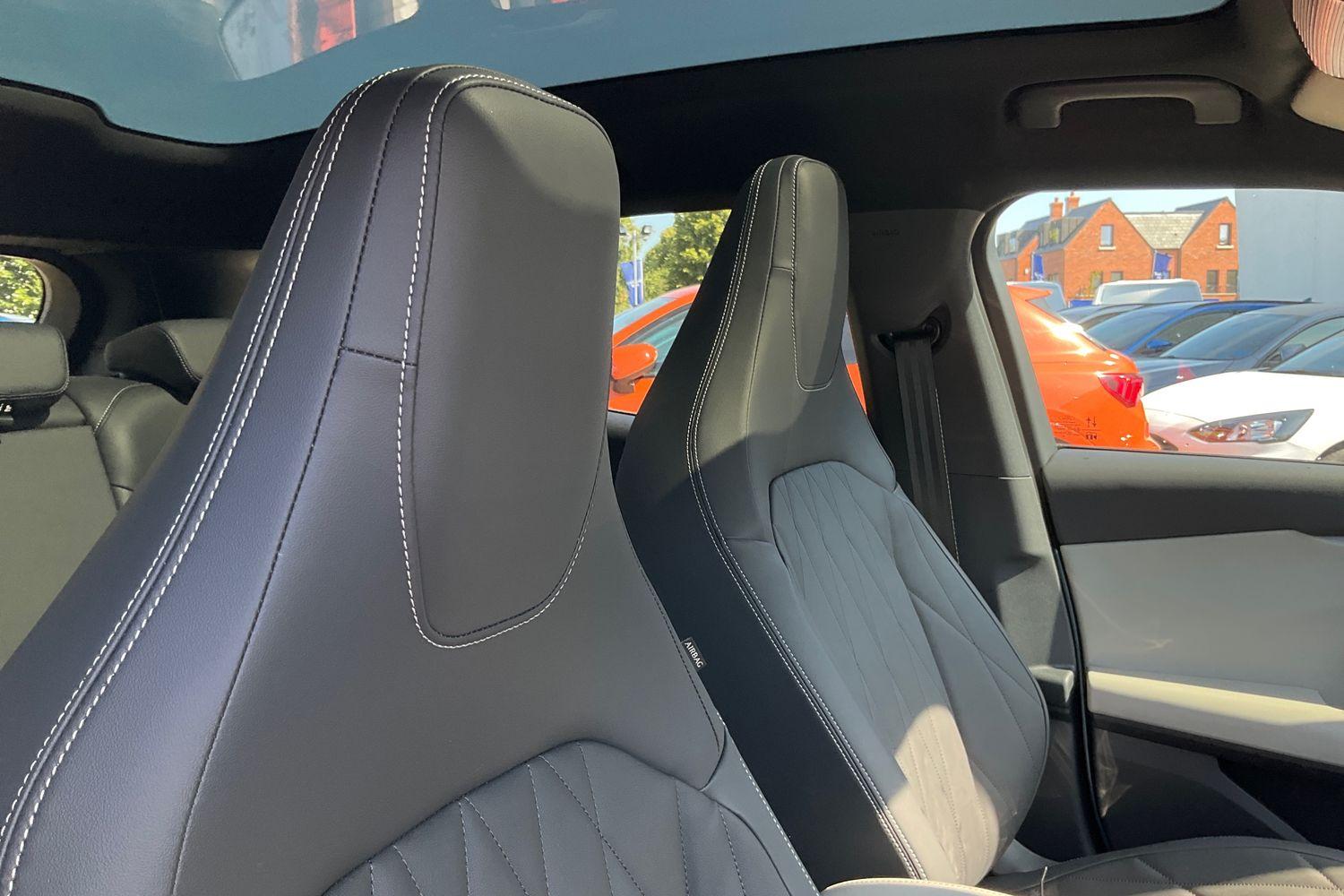 Ford Explorer Photo 16