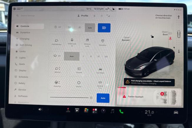 TESLA Model 3 Photo 13